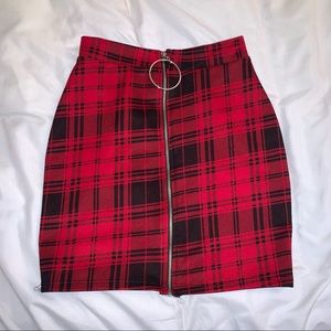 BLACK AND RED PLAID ZIP-UP PENCIL SKIRT